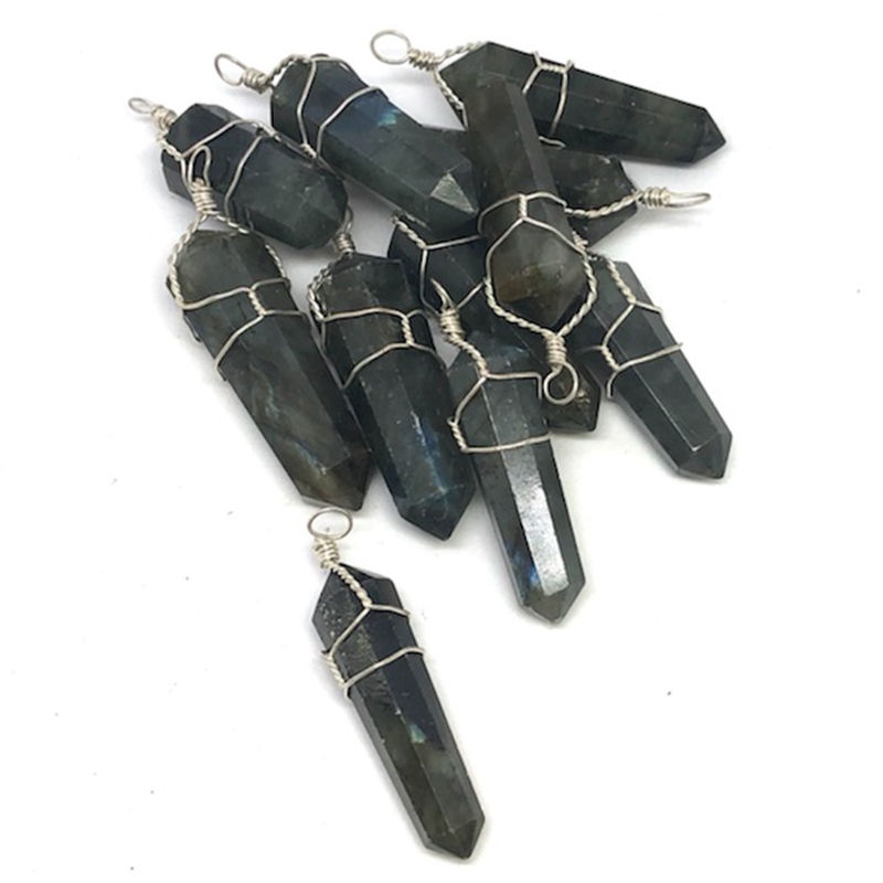 wire-wrap-pendant-labradorite